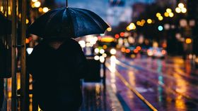 VIDEO Val de frig peste România! Meteorologii avertizează că nu vom scăpa de vremea ca de iarnă prea curând